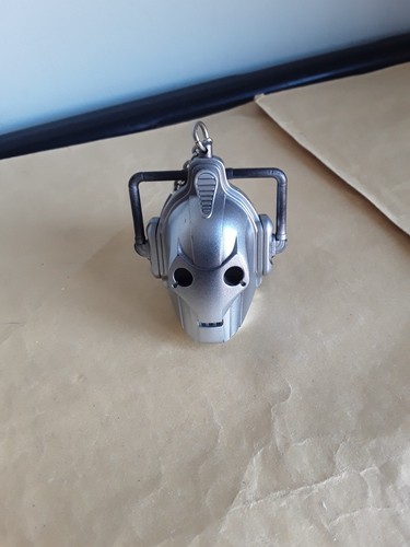 Doctor who cyberman keyring - who,