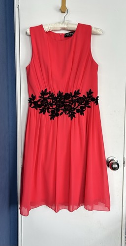 Stunning coral pink little - coral,