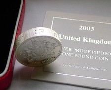 2003 One Pound £1 Royal Arms