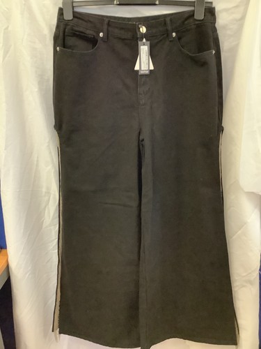 Bnwt boohoo black jeans - bnwt,