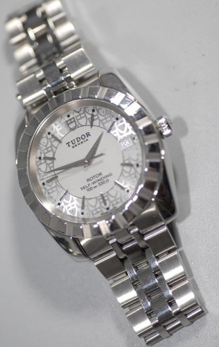 Tudor classic date - tudor, with