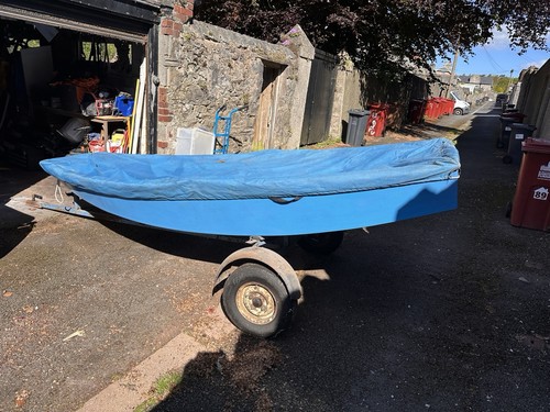 Mirror sailing dinghy with - 10,