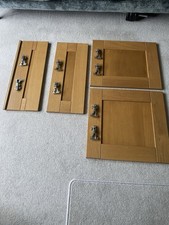 Howdens Solid Oak Shaker Style Kitchen Cupboard Doors Excellent Condition