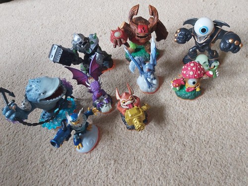 Skylanders giants figures - skylanders,