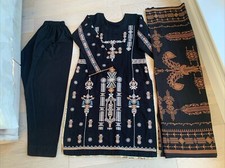 Pakistani Asain Indian Woman's khadder kameez Trouser Suit with   shawl