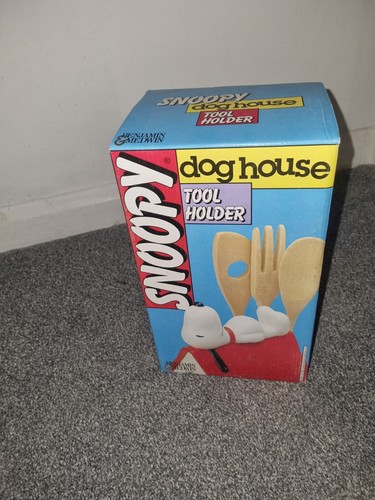 Snoopy dog house - tool, holder