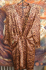 Dressing gown leopard print