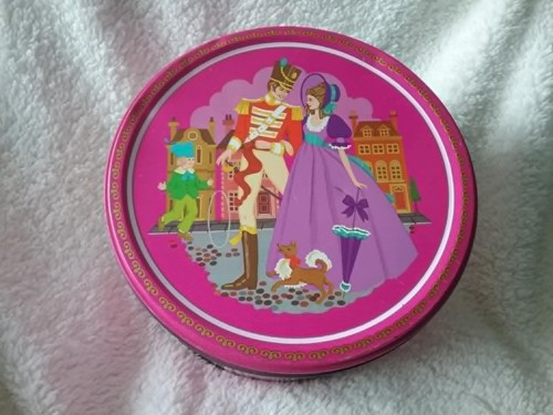 Vintage large empty round - vintage,