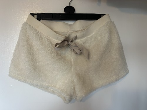 Gilly hicks fluffy - hicks, cream