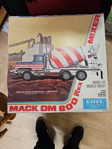 Ertl mack 800 rex mixer - ertl,