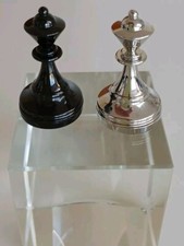 DUCHAMP 3D QUEEN CHESS PIECES
