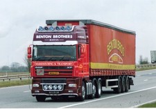 COL PHOTO: BENTON BROTHERS (BOSTON) DAF XF ARTIC CURTAINSIDE TRAILER - Y888 BBT