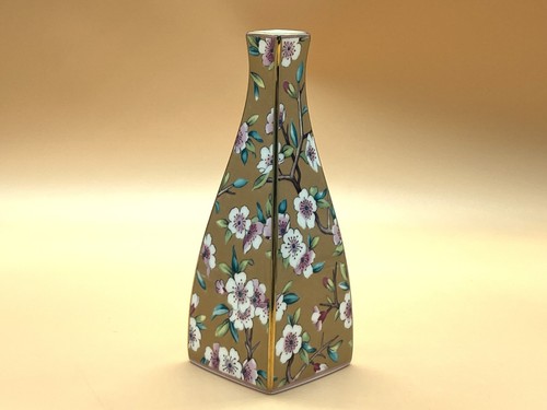 Wedgwood pottery may flowers - pottery,