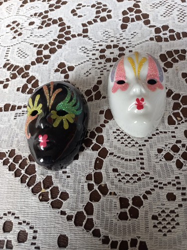 Vintage porcelain ceramic wall - porcelain/ceramic,