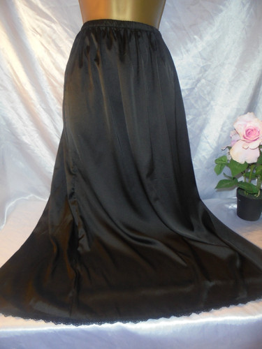 Stunning vtg silky satin - stunning,