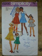 VTG 70s SIMPLICITY 6996 GIRLS' PINAFORE+SUN DRESS-SZ 4-23" CHEST SEWING PATTERN