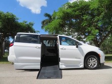 2024 Chrysler Pacifica Touring