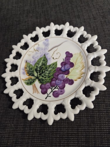 Hand painted reticulated - hand‑painted,