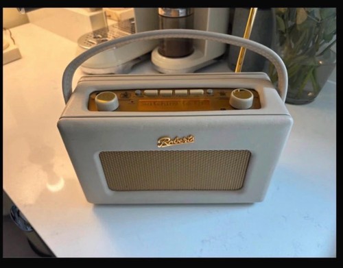 Roberts revival dab - dab, fm
