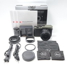 Leica Q2 Monochrome Reporter