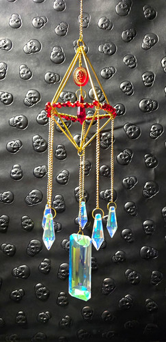Metal glass hanging - &,