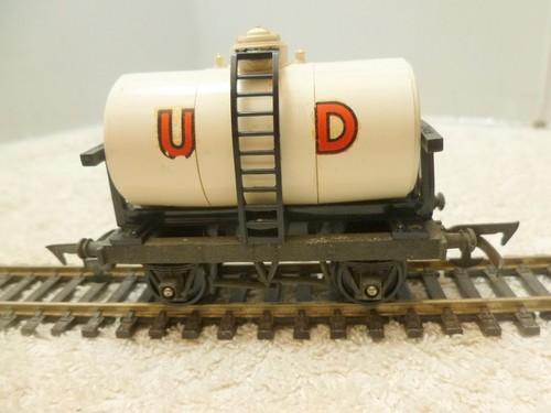 Tri ang hornby milk - r.15,