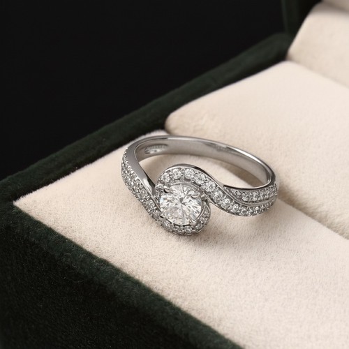 Round cut moissanite 925 - cut,