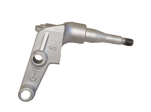 Whh45 right steering stub axle - right,