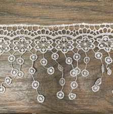 Circles White Flapper style Guipure Wedding Lace 1920'S Vintage 100mm drop, LC16