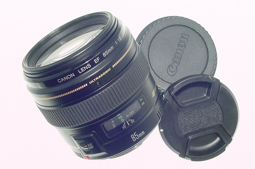 Canon 85mm ef usm - f/1.8,
