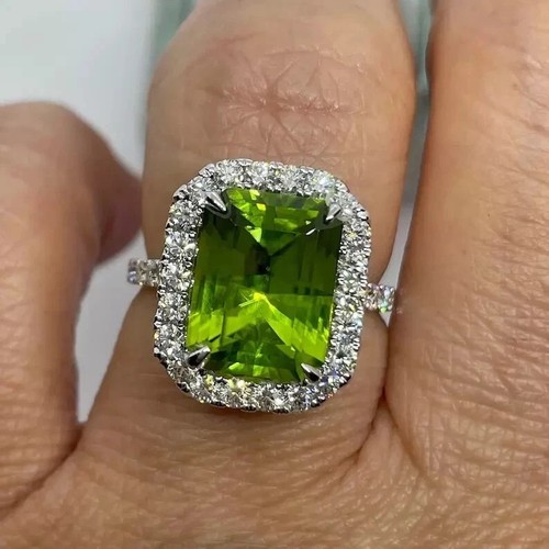 Emerald cut peridot - ct,