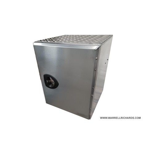 Volvo side locker truck - side,