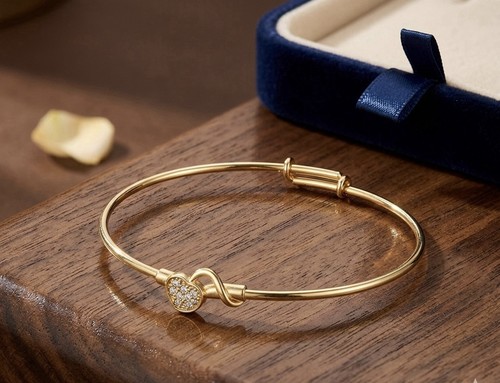 Adjustable bangle fits 11 - adjustable, 8
