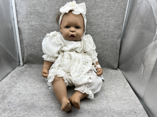 Sigikid artist doll vinyl - artist,