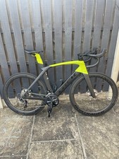 Trek Madone SL6 Disc with Bontrager Aeolus Pro 5 Carbon Wheels. 56cm Frame 