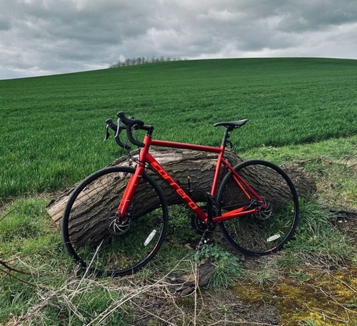 Carrera vanquish road bike 