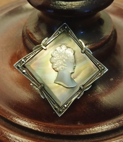 Antique mother pearl - mother,