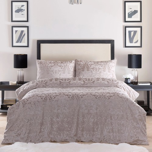 Laurence llewelyn bowen llb - laurence,