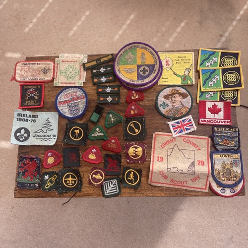 Vintage scout cloth patches - 43,
