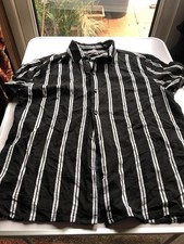 Mens Black and white stripsed