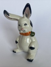 WADE EASTER BUNNY RABBIT With carrot
