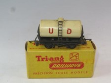 VINTAGE TRI-ANG RAILWAYS TT