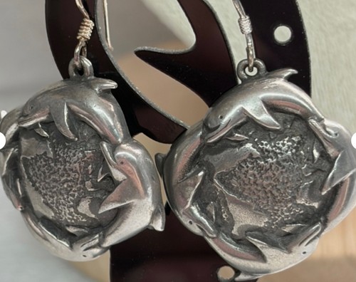 Pair celtic dolphins round - celtic,