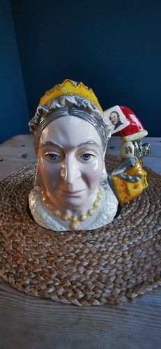 Royal doulton ltd edition - ltd,