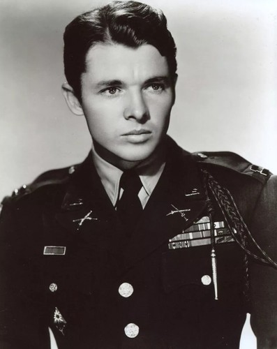 Audie murphy portrait - audie, in
