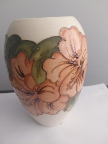 Moorcroft hibiscus pattern - hibiscus,