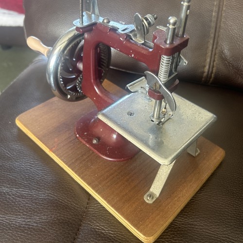 Lovely manual hand crank - /, /