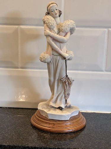 Vintage resin figurine - resin,