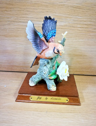 Leonardo collectible bird