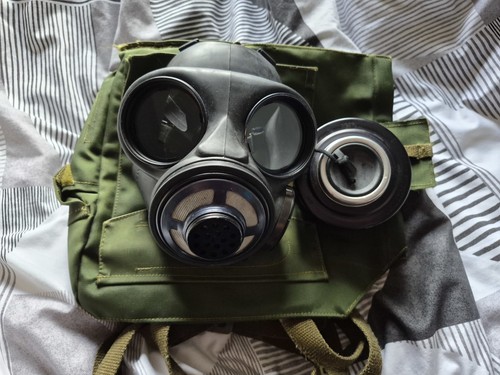 Canadian gas mask - canadian, 3
